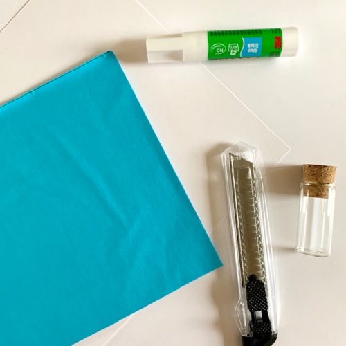turquoise blauw om het mooiste zelfgemaakte honingraatpapier DIY mee te maken