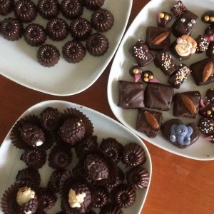 Heerlijke zelfgemaakte bonbons voor internationale chocoladedag