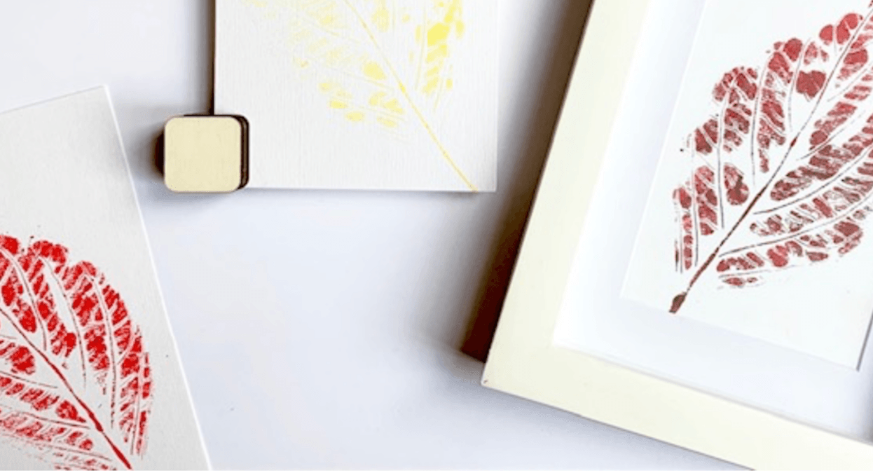 haal de herfst in huis met deze snelle, superleuke DIY: stempelen met een herfstblad