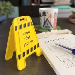 even niet storen bureaubordje voor stilte